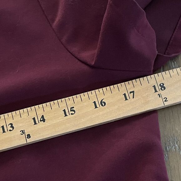 Figs Casma 3 Pocket Scrub Top Women XXS Burgundy Tech Collection Medical Nursing - Picture 8 of 9